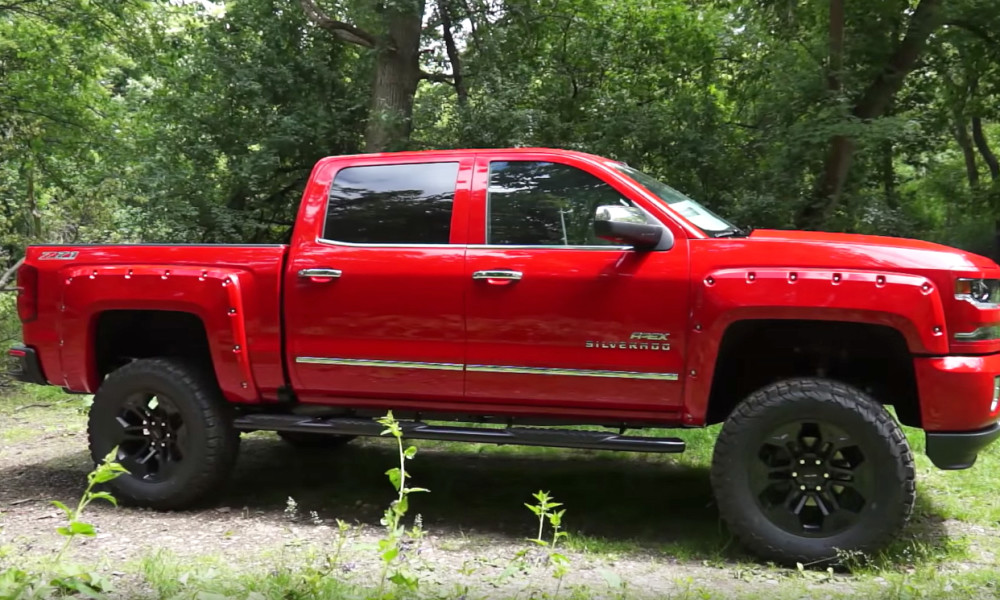 Chevy Silverado Guy >> Big Red Silverado Will Make Your Neighbors Jealous - ChevyTV Chevy Silverado Guy >> Big Red Silverado Will Make Your Neighbors Jealous - ChevyTV